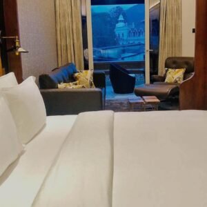 royal-suite-01